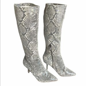 Woman’s tall B.Makowsky boots - size 5.5